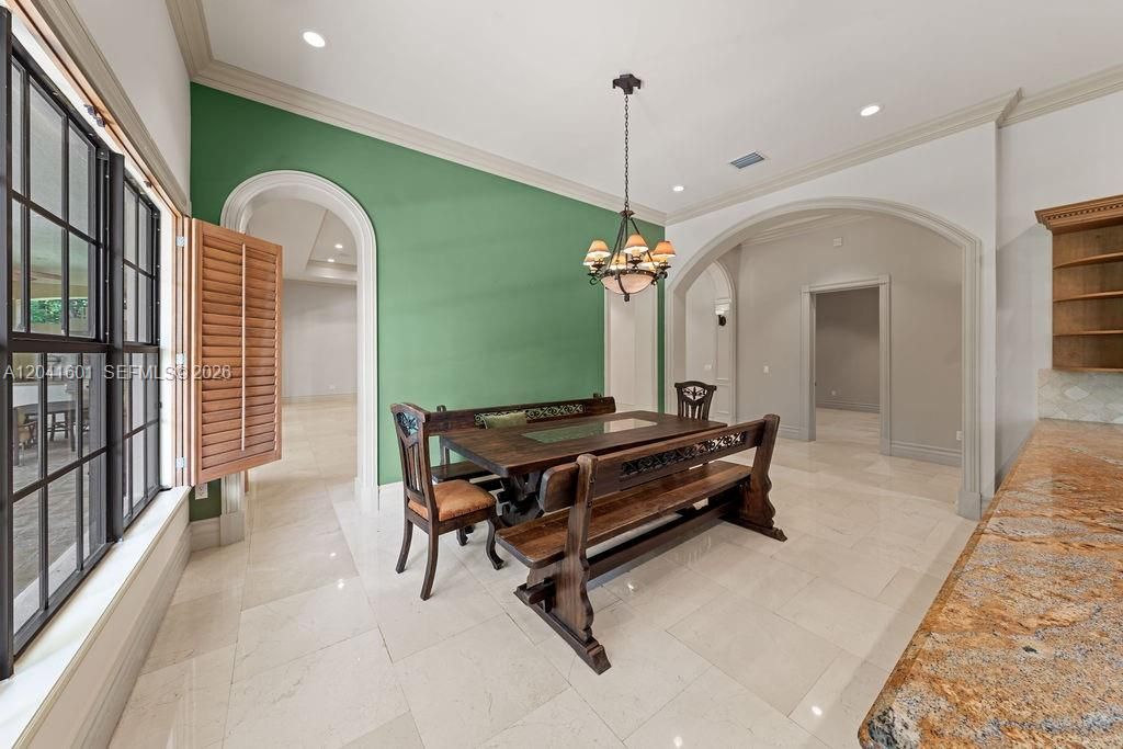 For Sale: $6,849,000 (7 beds, 8 baths, 9223 Square Feet)