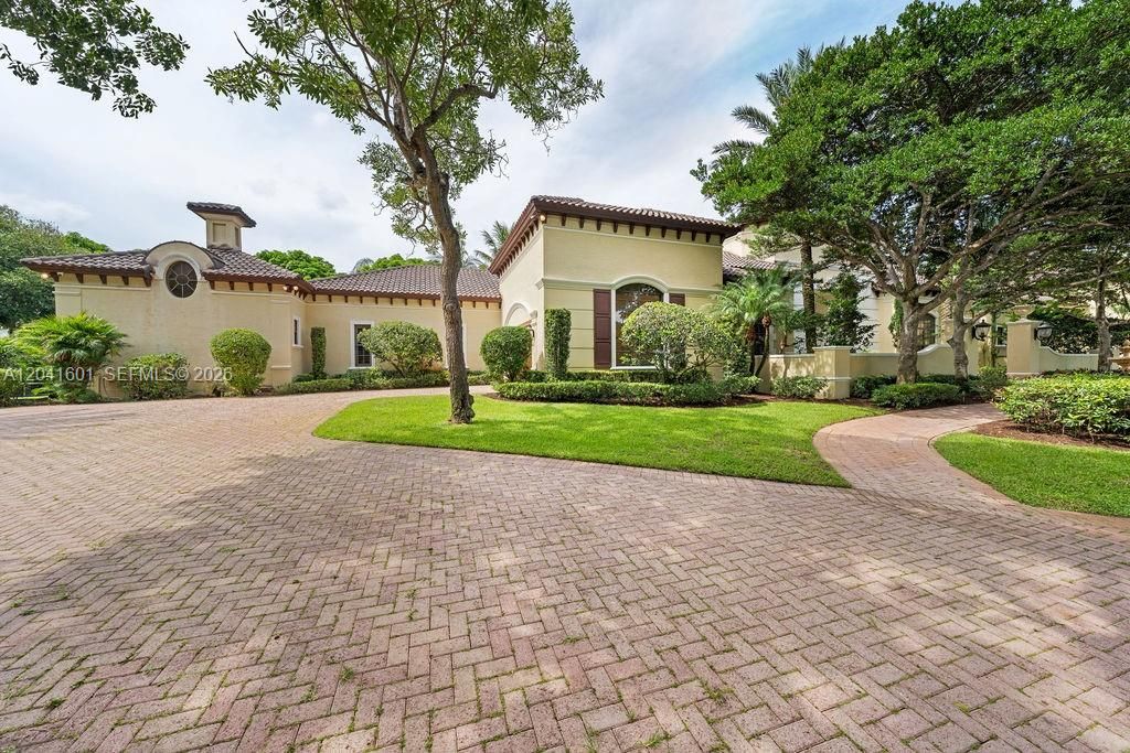 For Sale: $6,849,000 (7 beds, 8 baths, 9223 Square Feet)