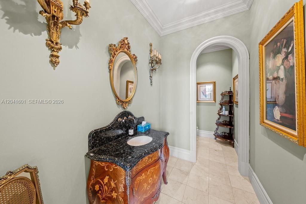 For Sale: $6,849,000 (7 beds, 8 baths, 9223 Square Feet)