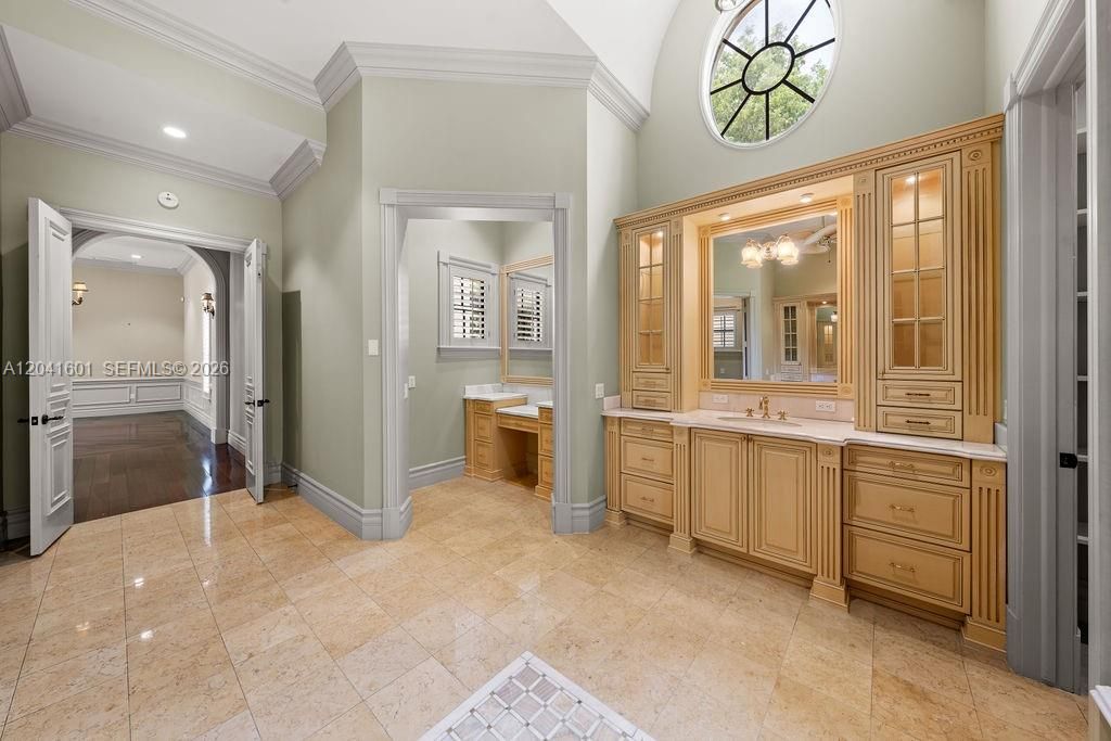 For Sale: $6,849,000 (7 beds, 8 baths, 9223 Square Feet)