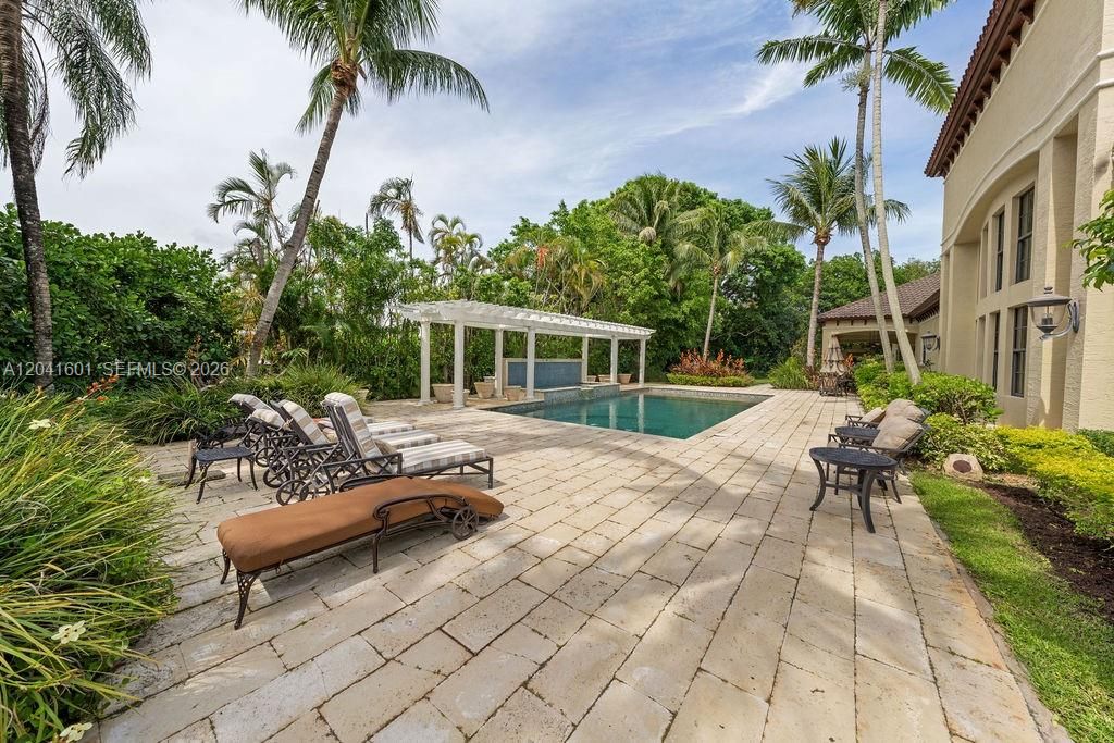 For Sale: $6,849,000 (7 beds, 8 baths, 9223 Square Feet)