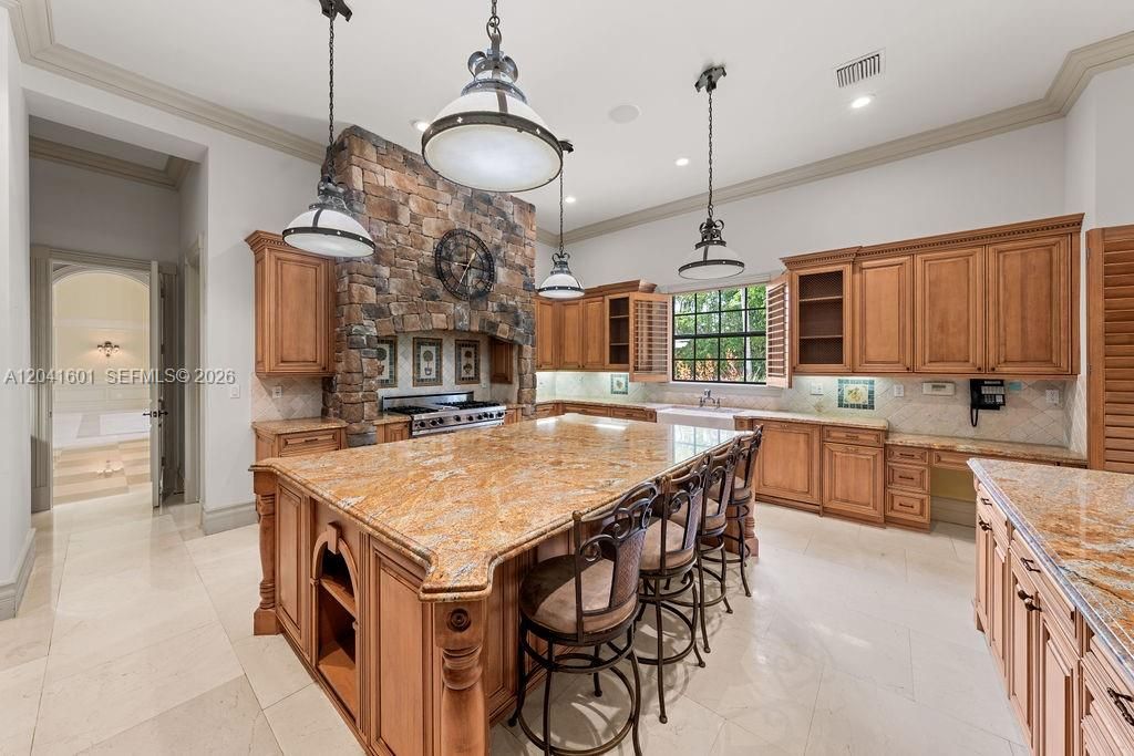 For Sale: $6,849,000 (7 beds, 8 baths, 9223 Square Feet)