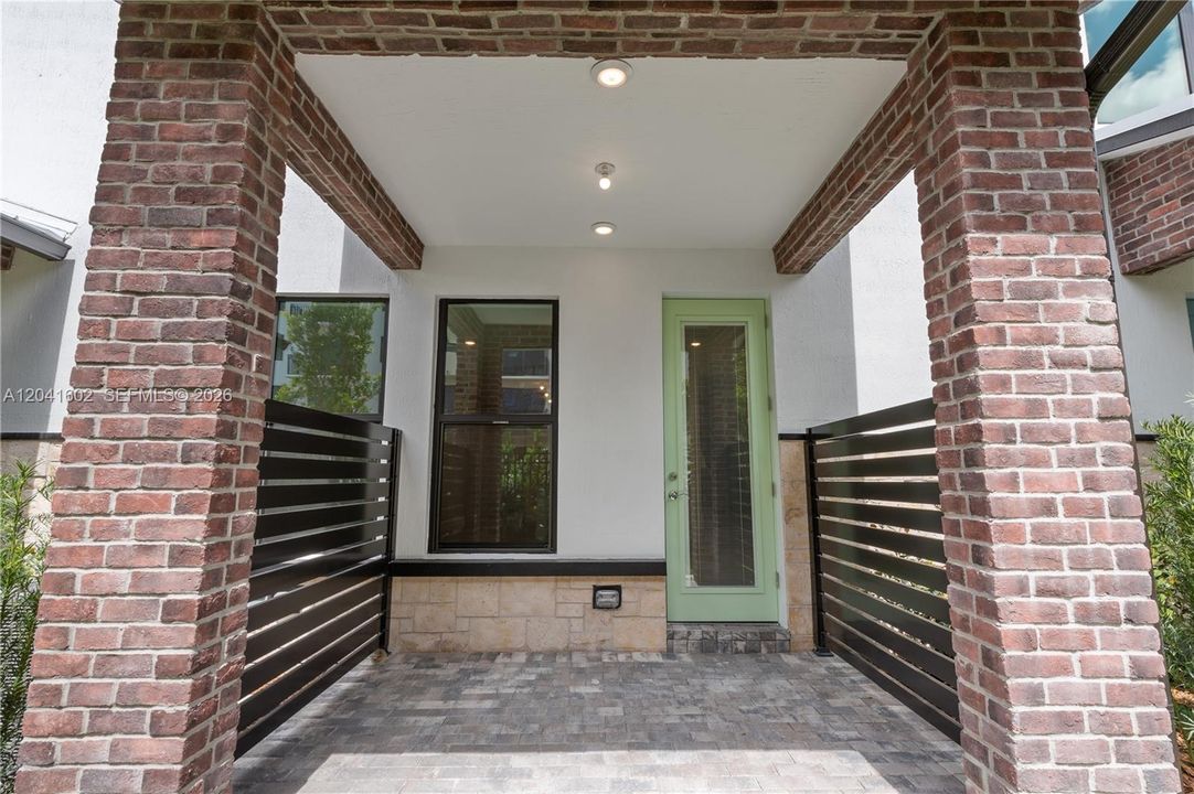 For Rent: $4,000 (3 beds, 2 baths, 3208 Square Feet)