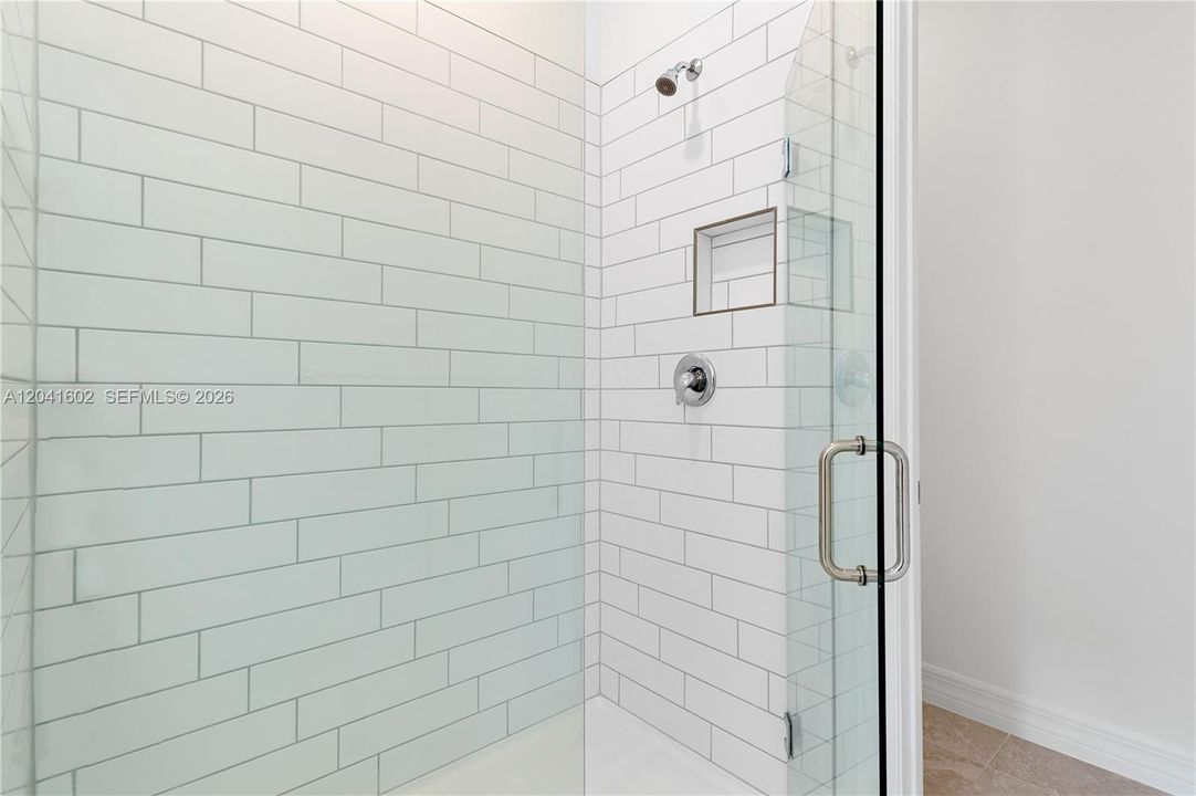 For Rent: $4,000 (3 beds, 2 baths, 3208 Square Feet)