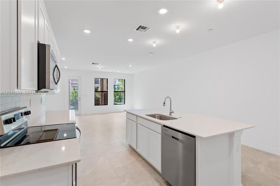 For Rent: $4,000 (3 beds, 2 baths, 3208 Square Feet)