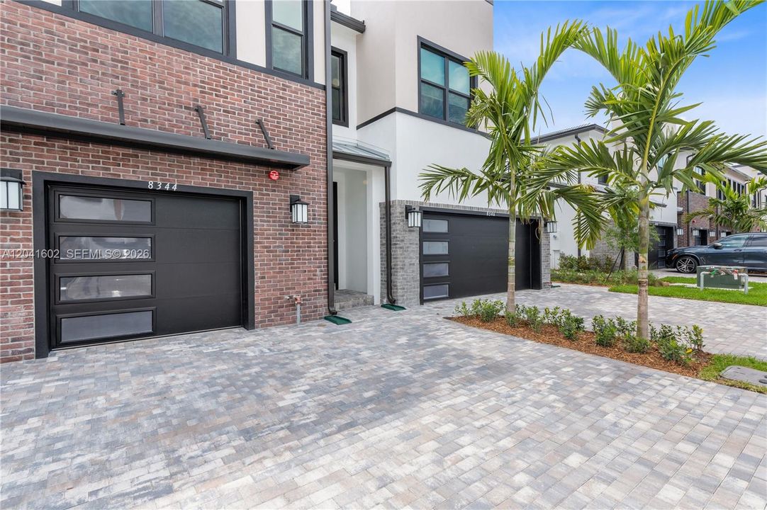 For Rent: $4,000 (3 beds, 2 baths, 3208 Square Feet)