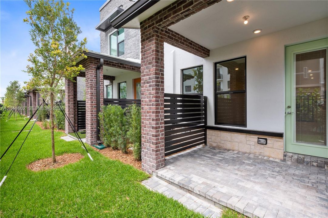 For Rent: $4,000 (3 beds, 2 baths, 3208 Square Feet)