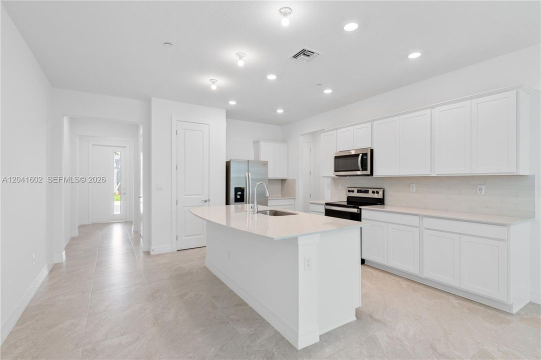 For Rent: $4,000 (3 beds, 2 baths, 3208 Square Feet)