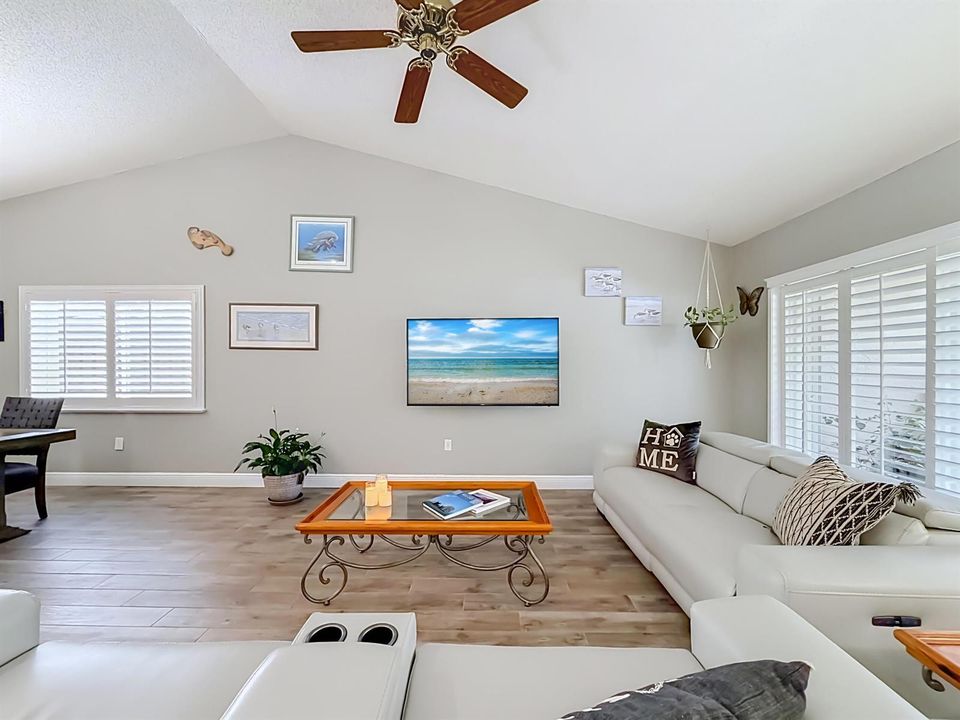 16751 Redwood Way-18