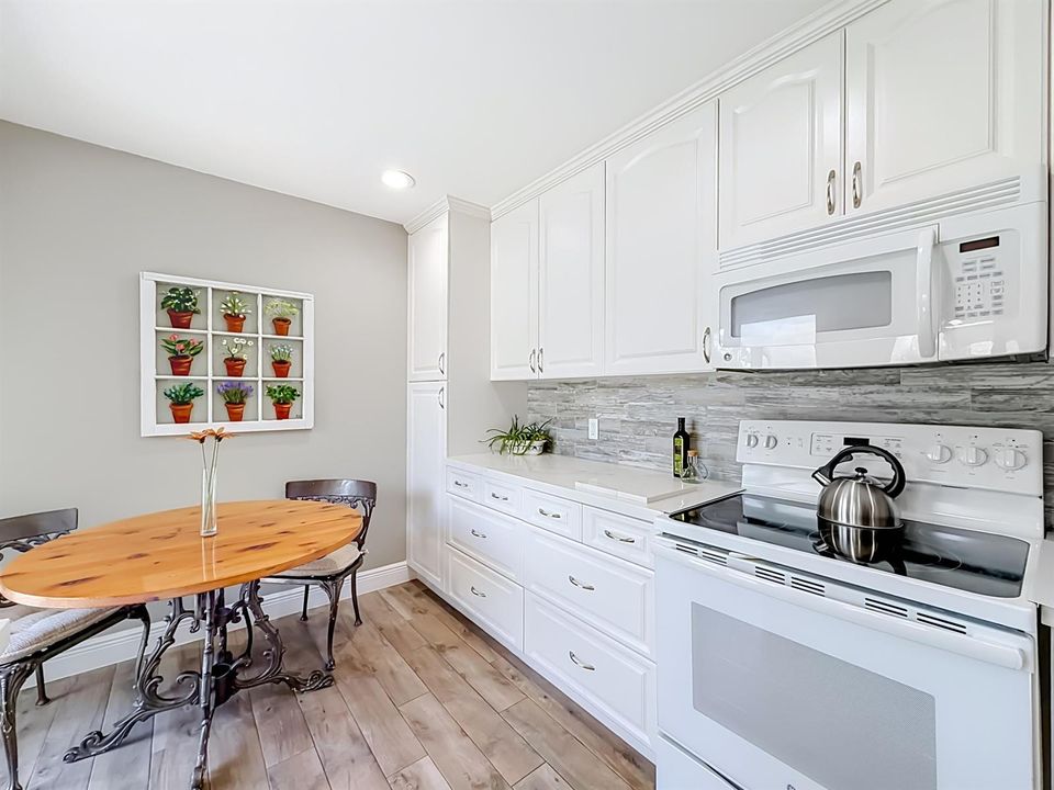 16751 Redwood Way-47