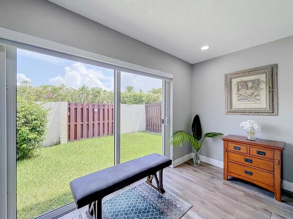16751 Redwood Way-85