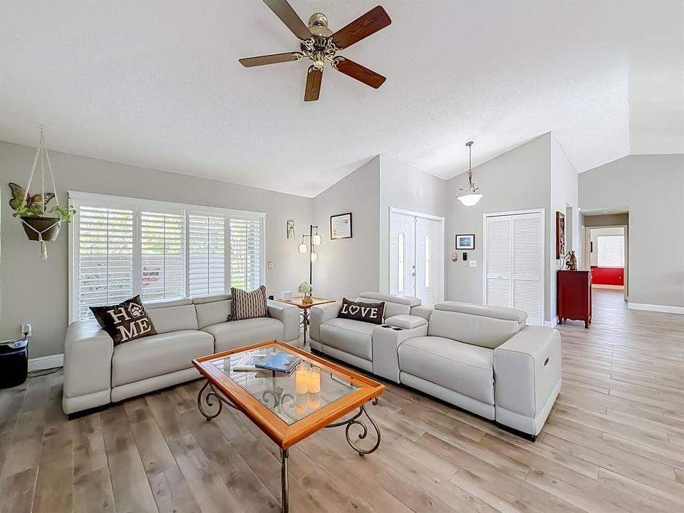 16751 Redwood Way-22