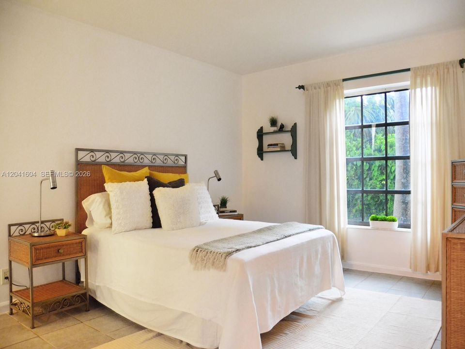 For Rent: $2,100 (1 beds, 1 baths, 756 Square Feet)