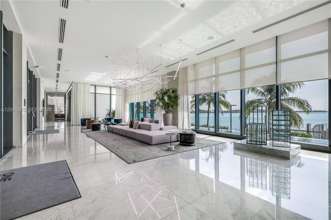 For Rent: $5,800 (1 beds, 1 baths, 959 Square Feet)
