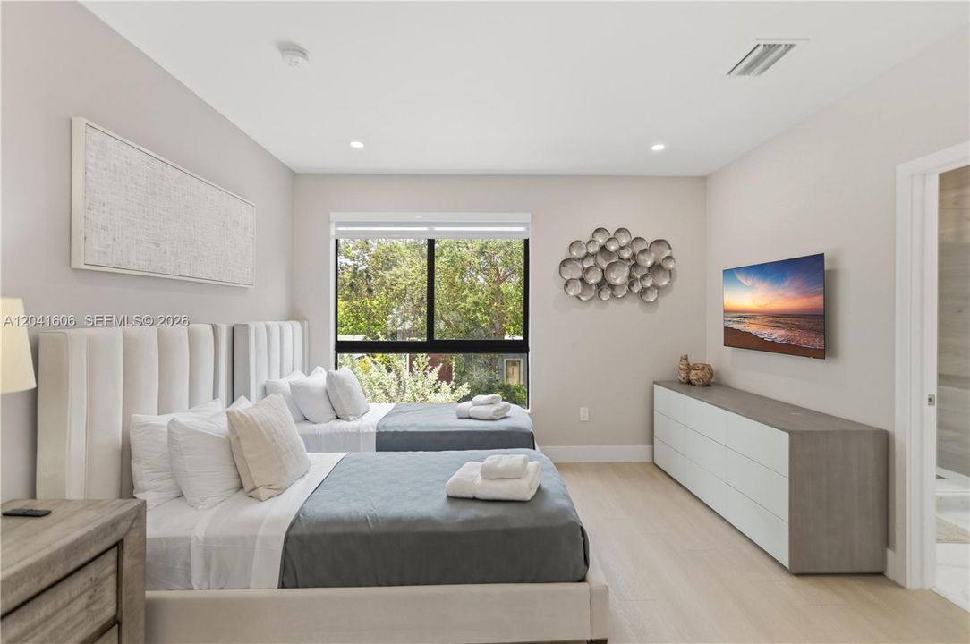 For Sale: $1,190,000 (3 beds, 3 baths, 2016 Square Feet)