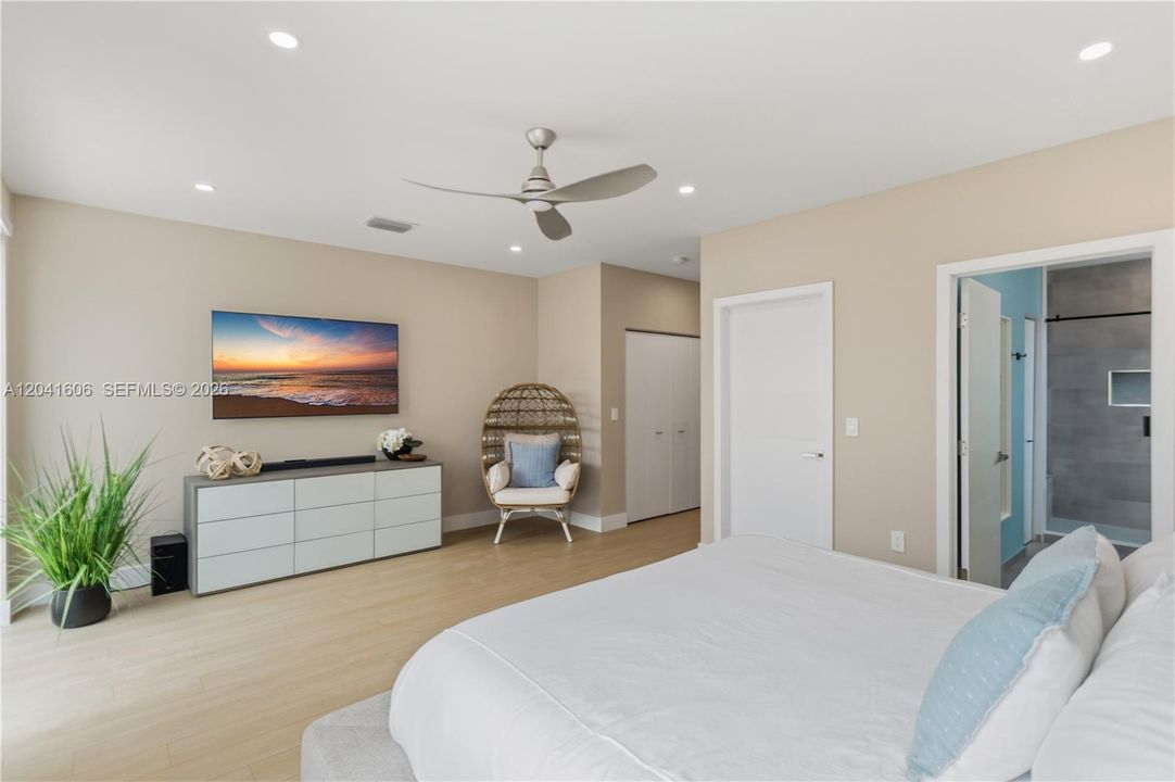 For Sale: $1,190,000 (3 beds, 3 baths, 2016 Square Feet)