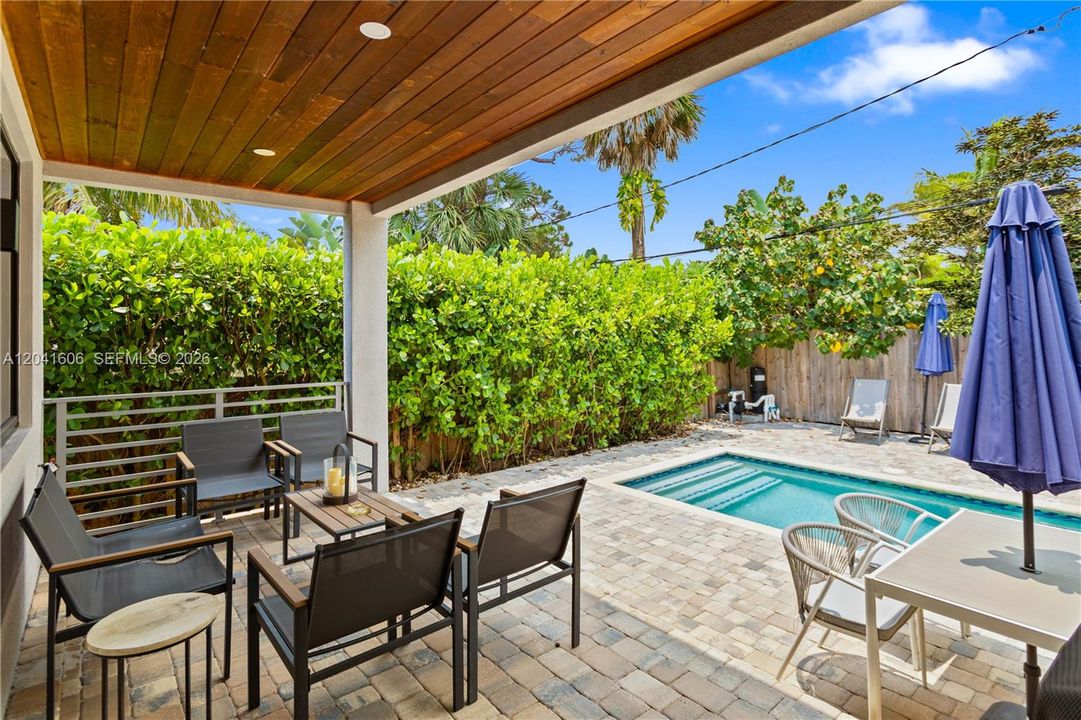 For Sale: $1,190,000 (3 beds, 3 baths, 2016 Square Feet)