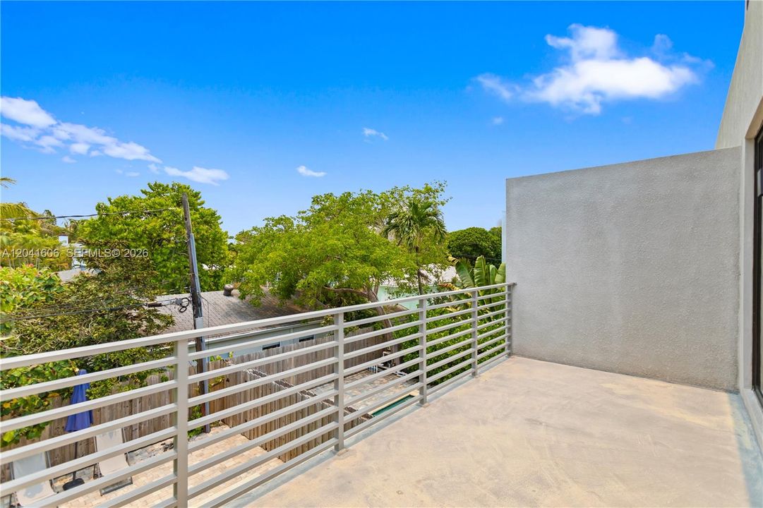 For Sale: $1,190,000 (3 beds, 3 baths, 2016 Square Feet)