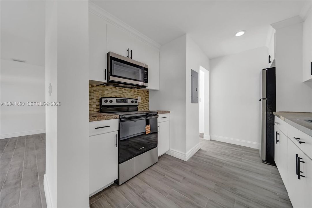 На продажу: $389,900 (3 спален, 2 ванн, 988 Квадратных фут)