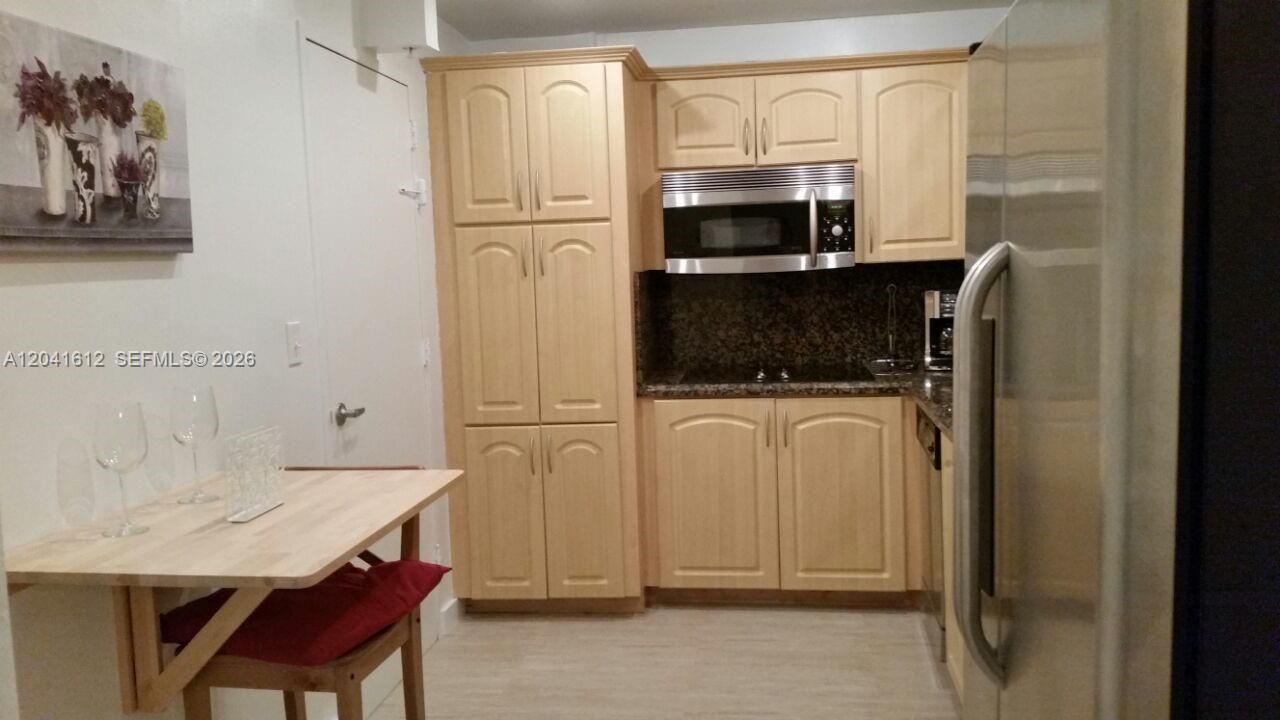 En Venta: $400,000 (1 camas, 1 baños, 812 Pies cuadrados)