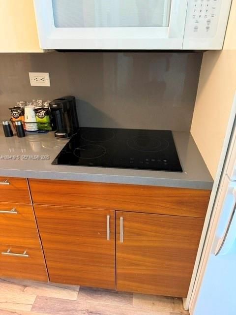 For Rent: $2,000 (0 beds, 1 baths, 410 Square Feet)