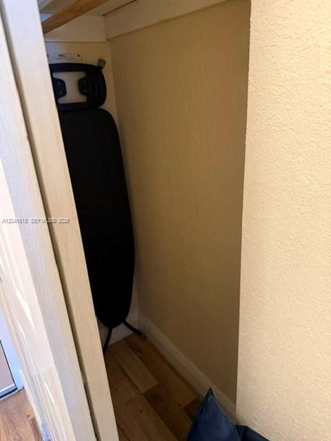 For Rent: $2,000 (0 beds, 1 baths, 410 Square Feet)