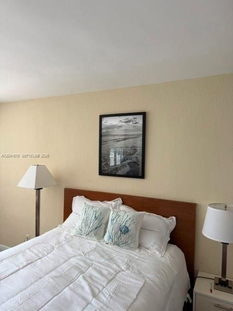 For Rent: $2,000 (0 beds, 1 baths, 410 Square Feet)