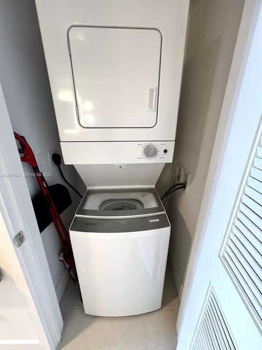 В аренду: $3,000 (0 спален, 1 ванн, 374 Квадратных фут)