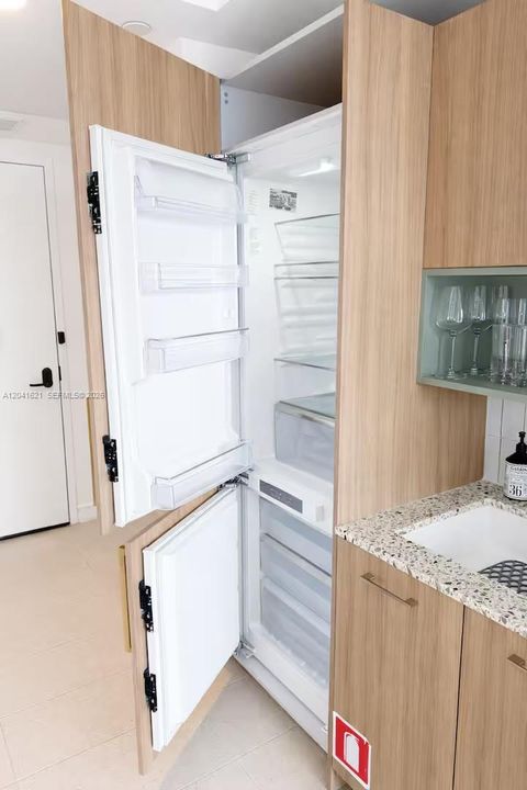 В аренду: $3,000 (0 спален, 1 ванн, 374 Квадратных фут)