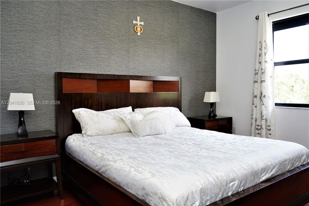 En Renta: $4,200 (4 camas, 2 baños, 1862 Pies cuadrados)