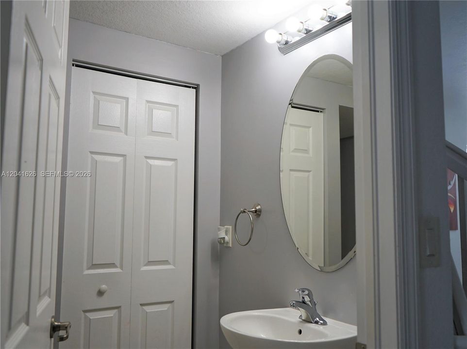 En Renta: $4,200 (4 camas, 2 baños, 1862 Pies cuadrados)