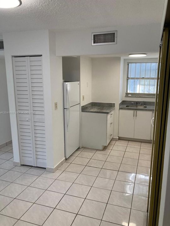En Renta: $2,300 (2 camas, 1 baños, 900 Pies cuadrados)