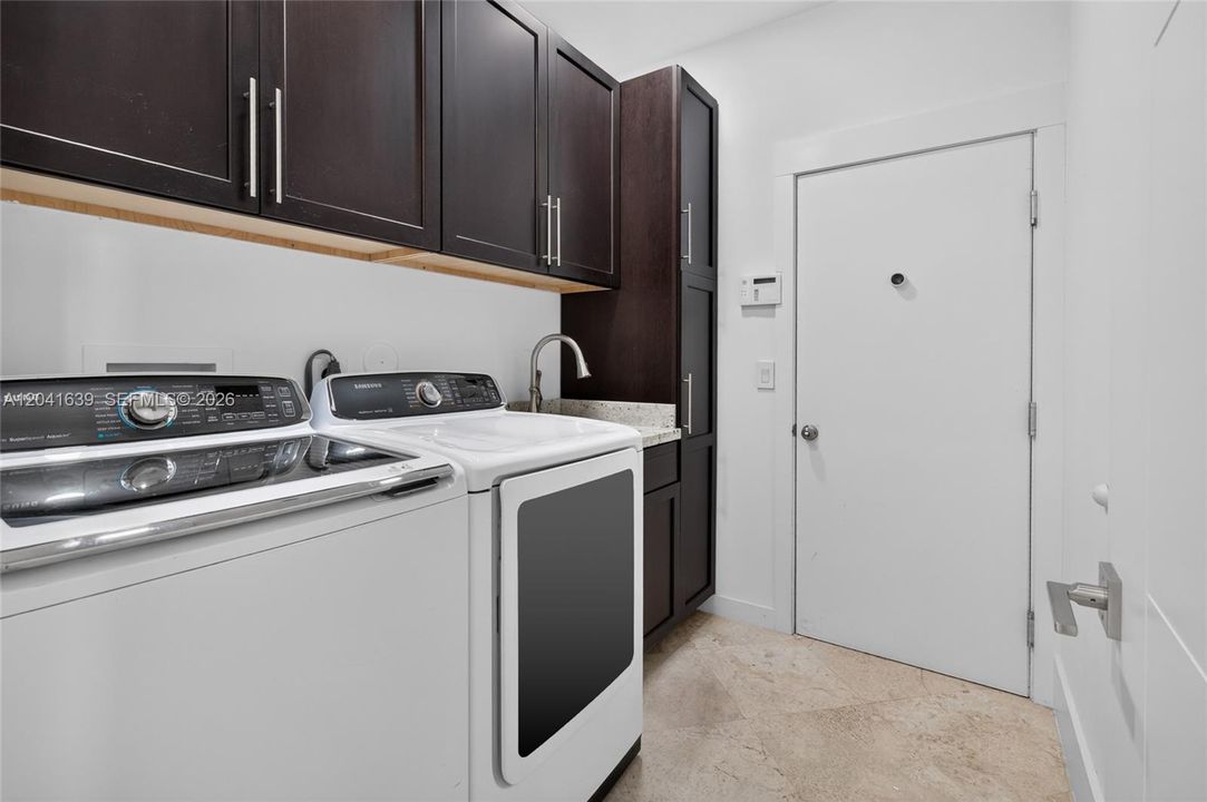 For Sale: $1,275,000 (4 beds, 3 baths, 2799 Square Feet)