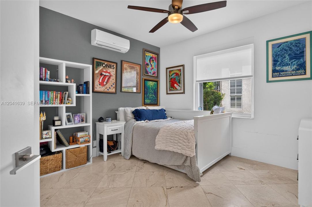 For Sale: $1,275,000 (4 beds, 3 baths, 2799 Square Feet)