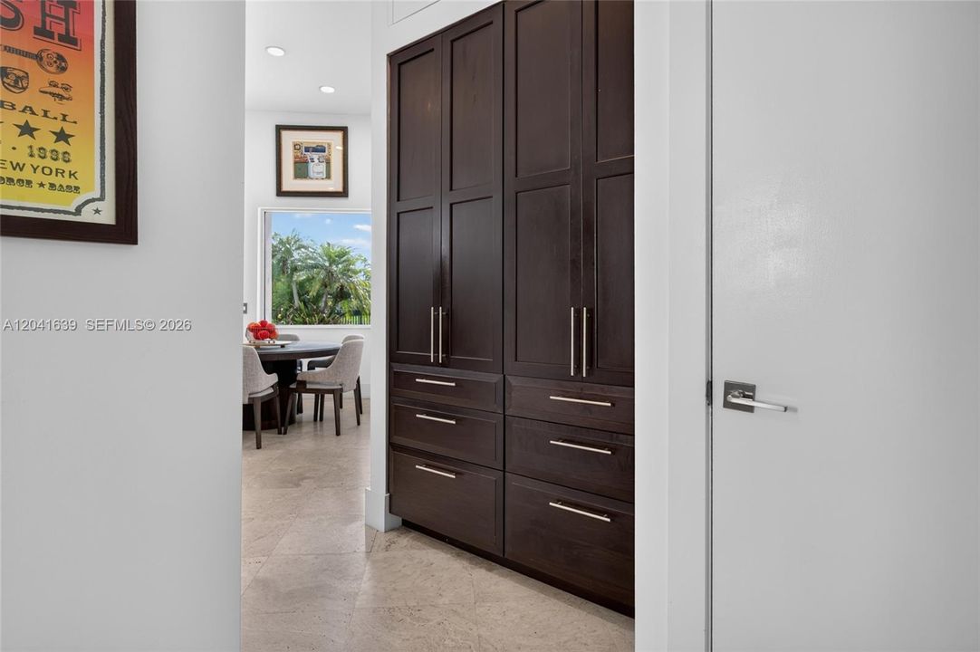 For Sale: $1,275,000 (4 beds, 3 baths, 2799 Square Feet)