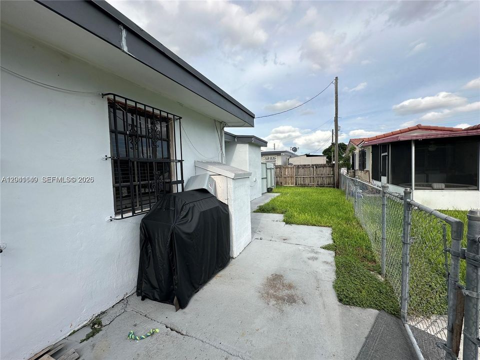 En Venta: $525,000 (4 camas, 2 baños, 1168 Pies cuadrados)