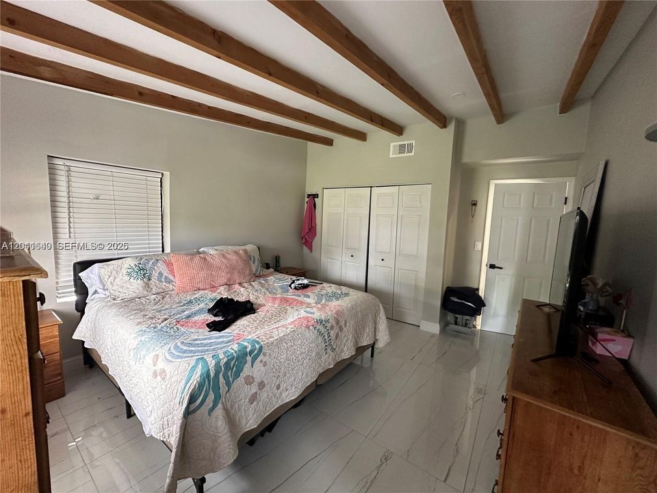 En Venta: $525,000 (4 camas, 2 baños, 1168 Pies cuadrados)