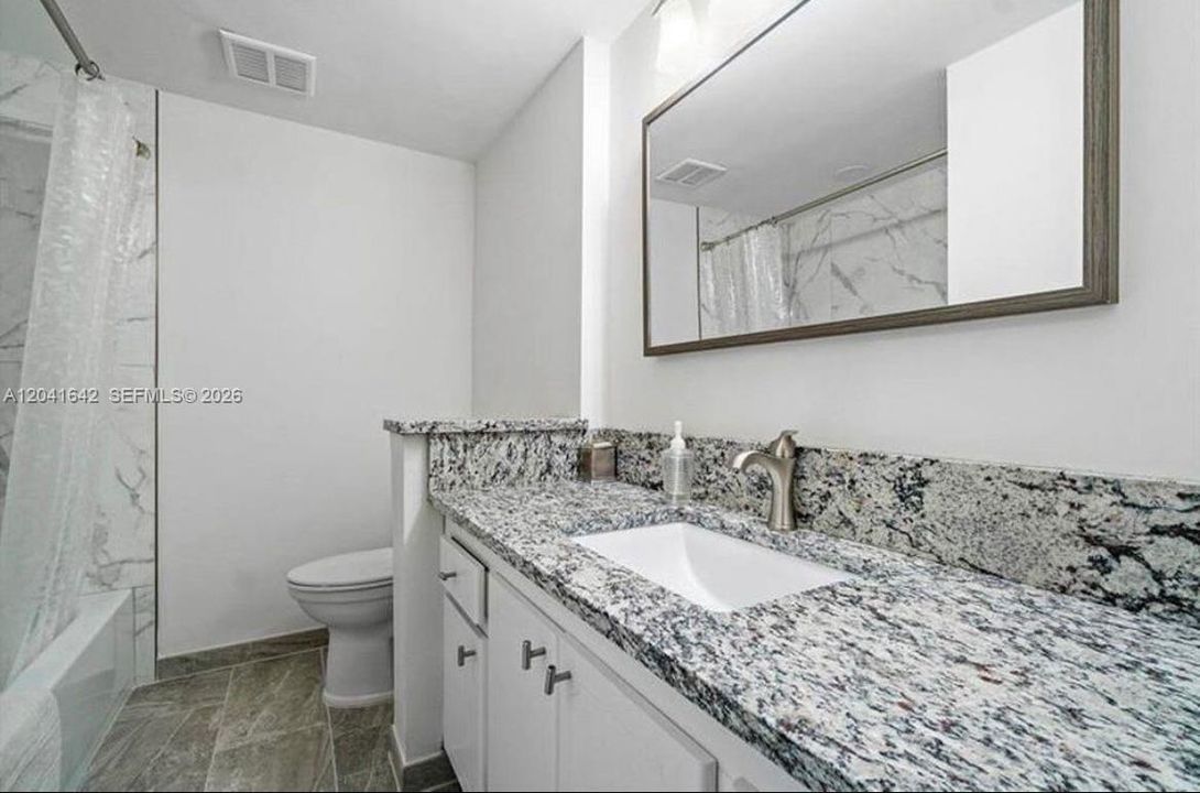 В аренду: $2,500 (2 спален, 2 ванн, 1080 Квадратных фут)