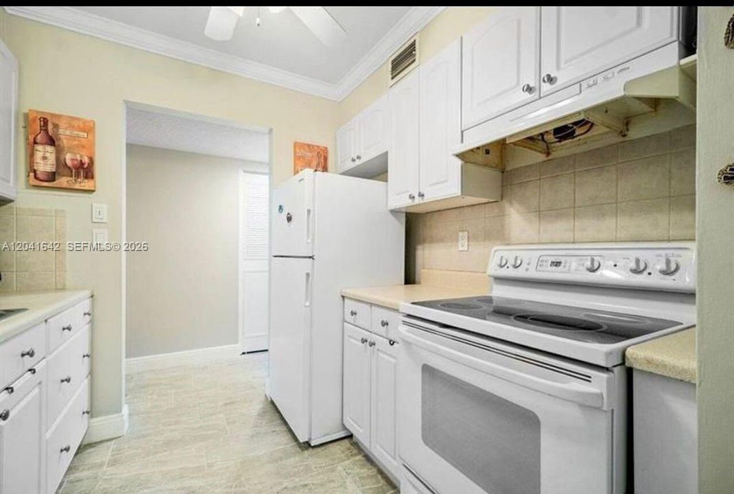 В аренду: $2,500 (2 спален, 2 ванн, 1080 Квадратных фут)