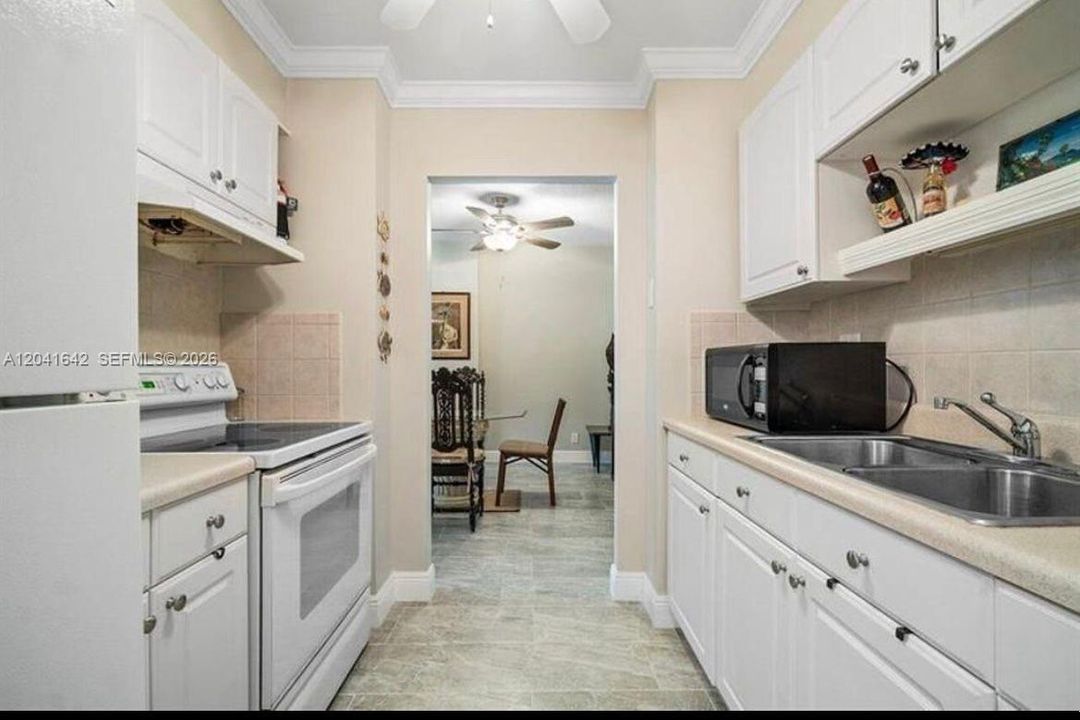 В аренду: $2,500 (2 спален, 2 ванн, 1080 Квадратных фут)