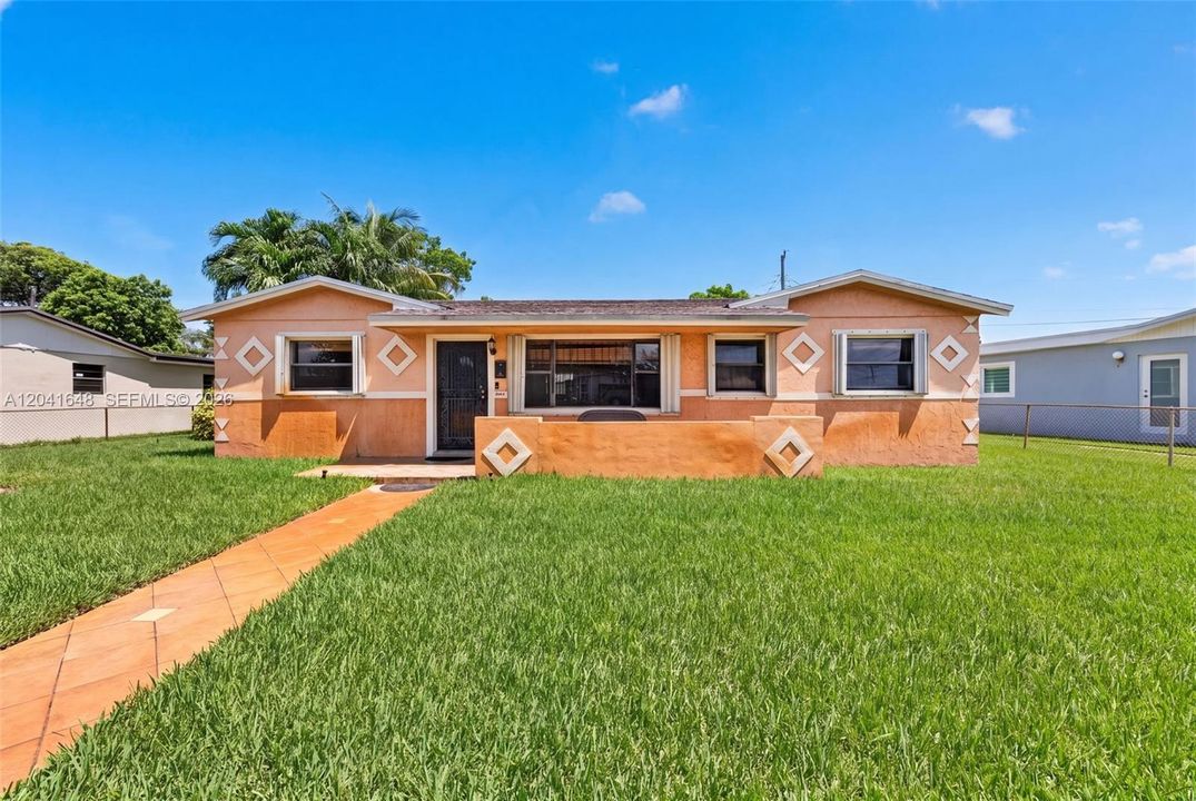 На продажу: $529,500 (4 спален, 2 ванн, 1710 Квадратных фут)