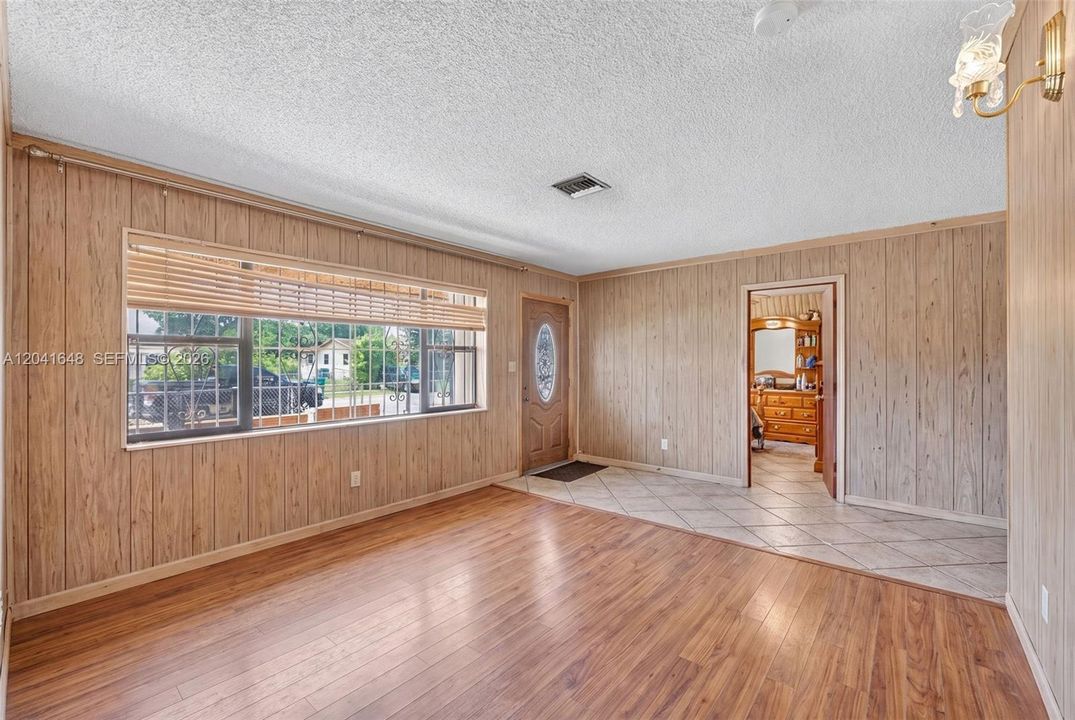 На продажу: $529,500 (4 спален, 2 ванн, 1710 Квадратных фут)
