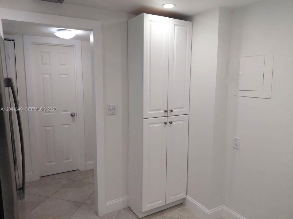 For Sale: $498,000 (1 beds, 1 baths, 825 Square Feet)