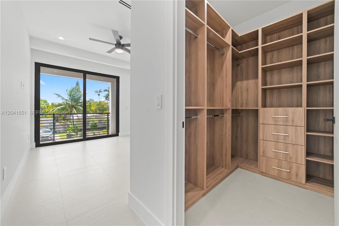 En Renta: $9,500 (3 camas, 3 baños, 2213 Pies cuadrados)