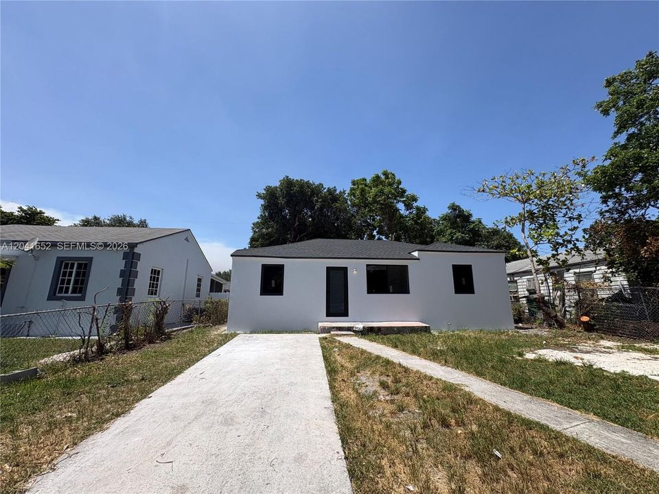 En Venta: $490,000 (3 camas, 2 baños, 1021 Pies cuadrados)