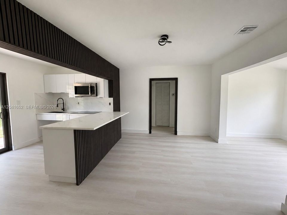 En Venta: $490,000 (3 camas, 2 baños, 1021 Pies cuadrados)