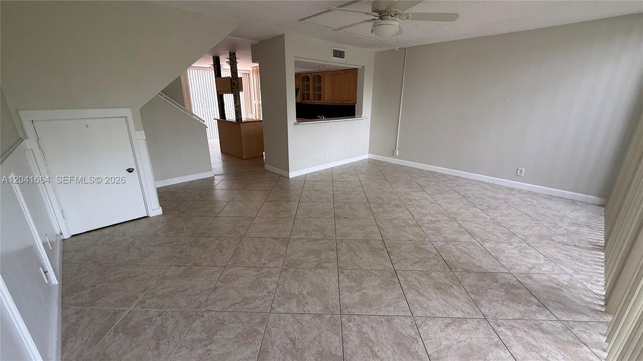 For Rent: $2,250 (2 beds, 2 baths, 1230 Square Feet)