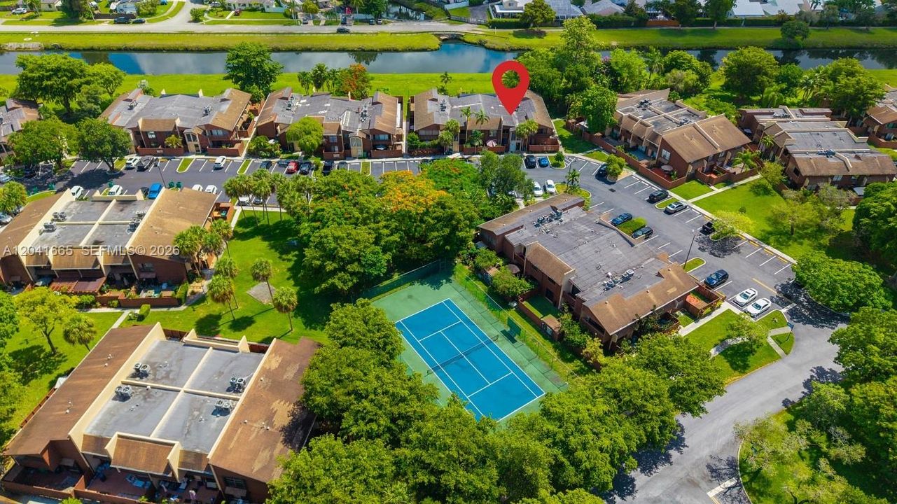 For Sale: $350,000 (2 beds, 2 baths, 1330 Square Feet)