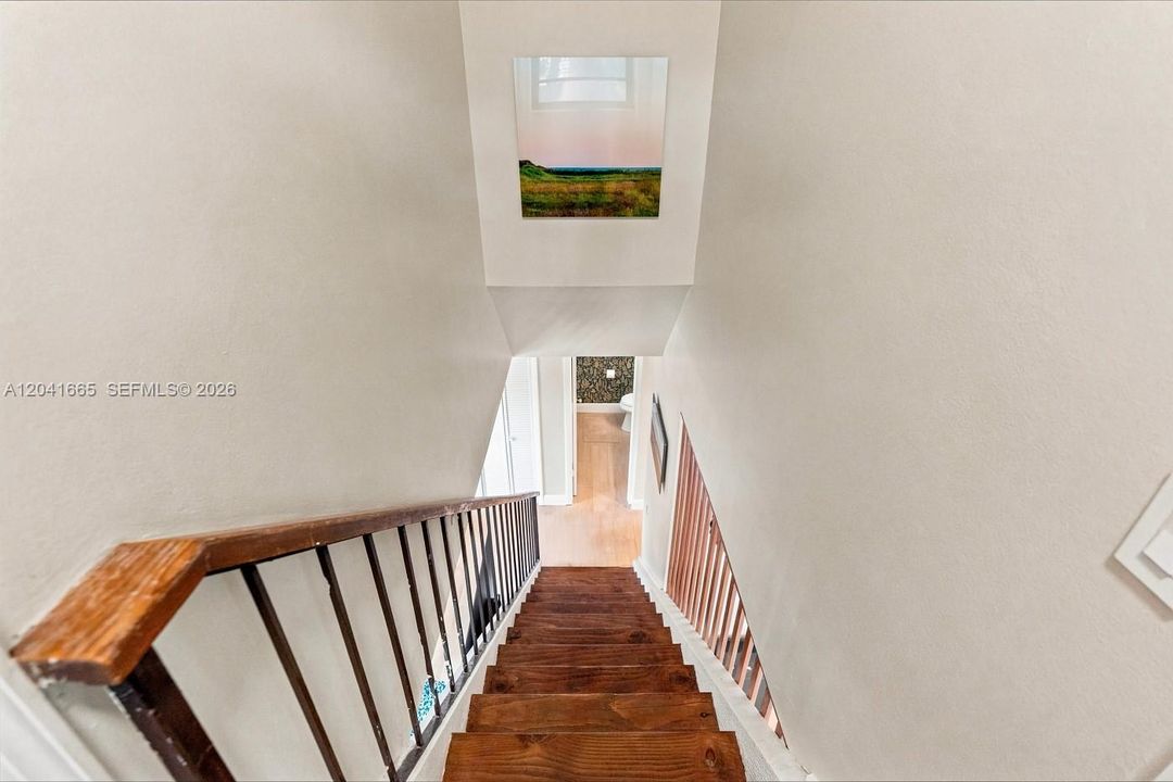 For Sale: $350,000 (2 beds, 2 baths, 1330 Square Feet)
