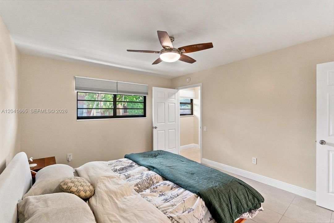 For Sale: $350,000 (2 beds, 2 baths, 1330 Square Feet)